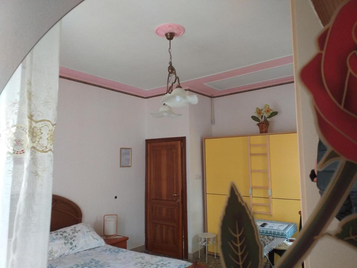 Bed & Breakfast La Rosa Rossa Cagli Eksteriør billede