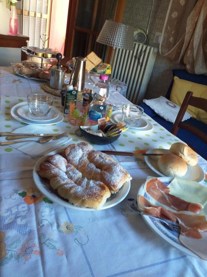 Bed & Breakfast La Rosa Rossa Cagli Eksteriør billede