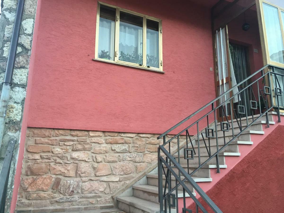 Bed & Breakfast La Rosa Rossa Cagli Eksteriør billede